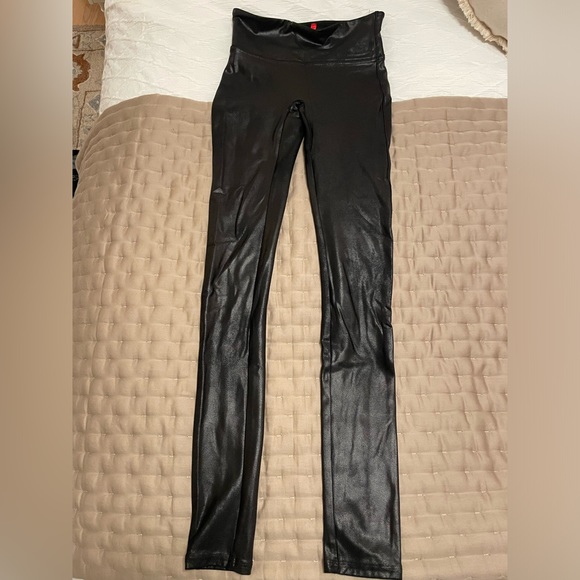 Women’s Faux Leather SPANX Leggings - Picture 4 of 5